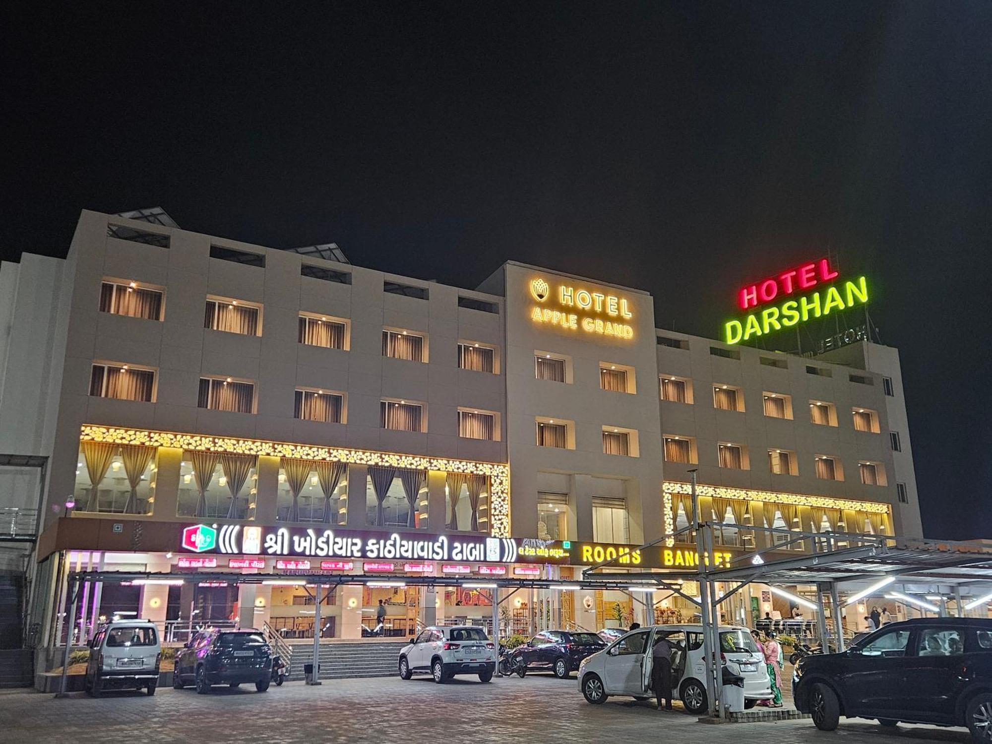 Hotel Grand Darshan Vadodara Esterno foto