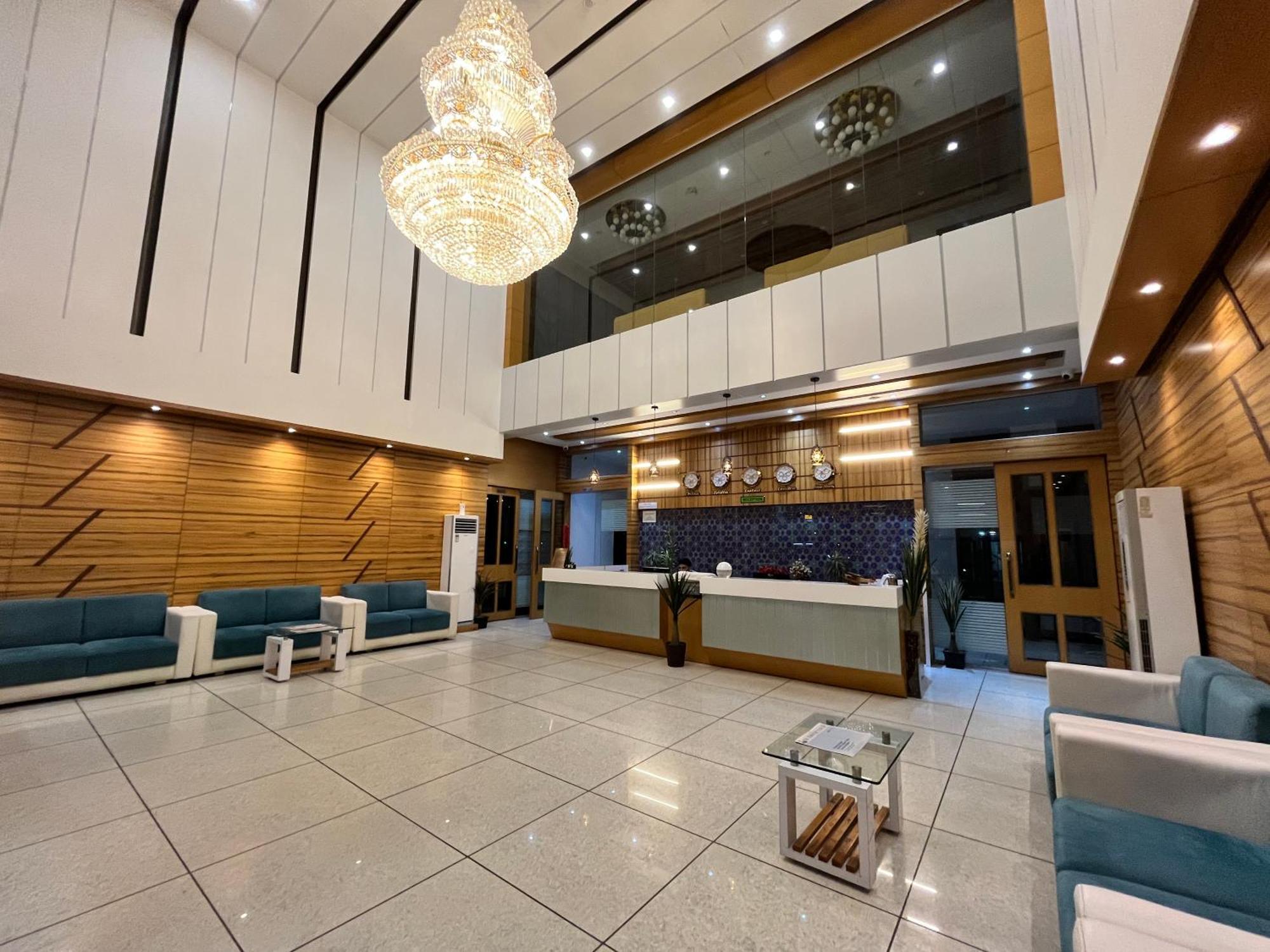 Hotel Grand Darshan Vadodara Esterno foto