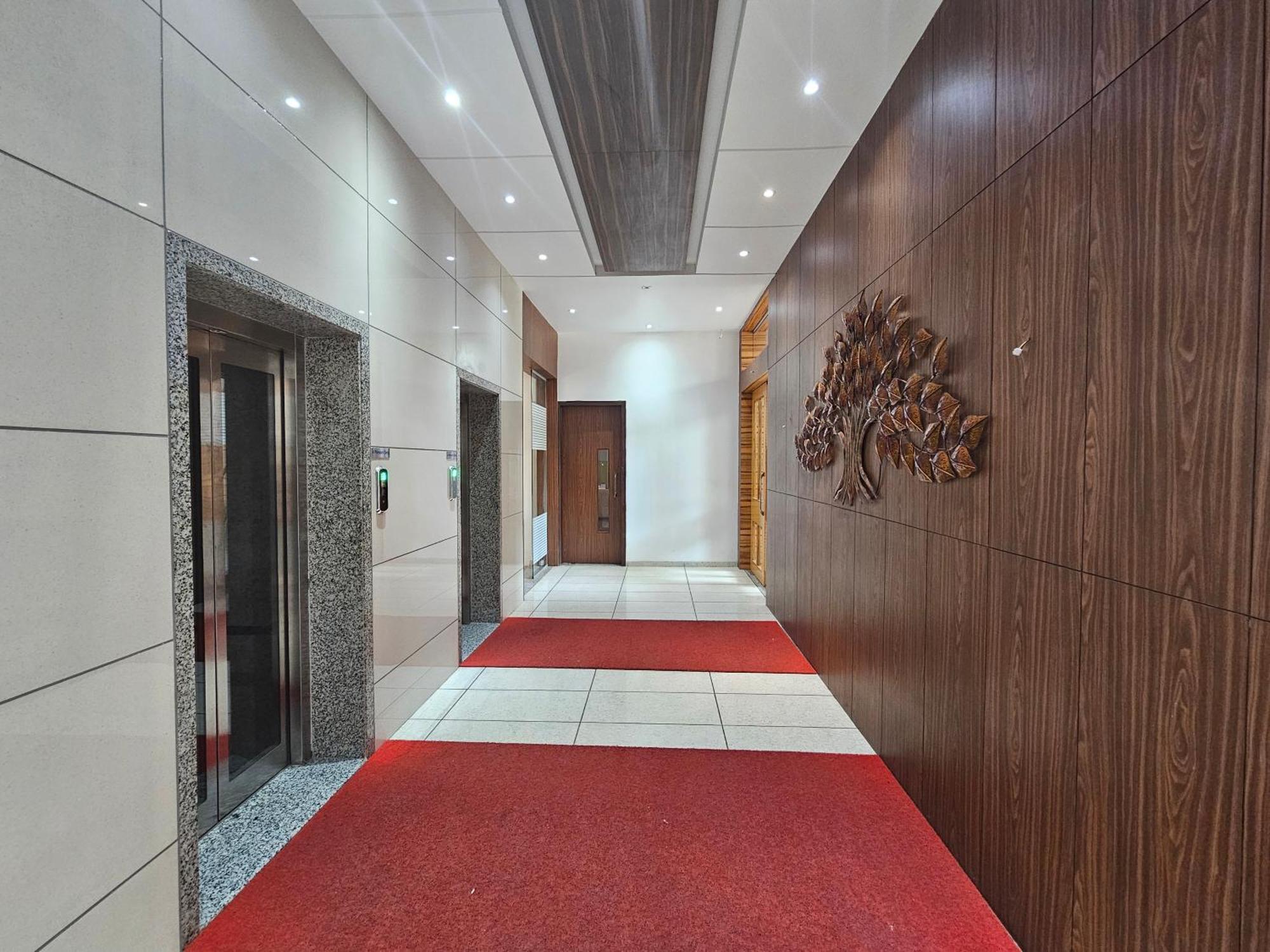 Hotel Grand Darshan Vadodara Esterno foto