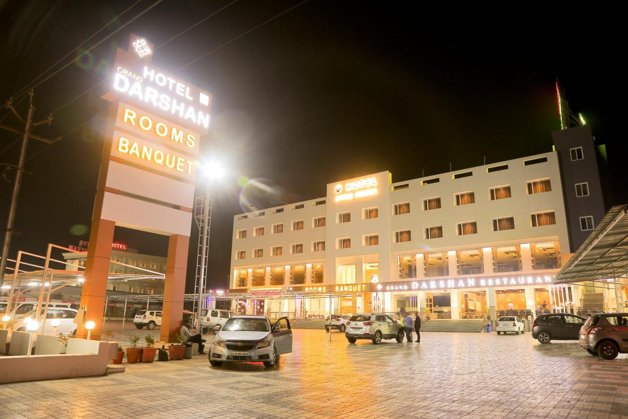 Hotel Grand Darshan Vadodara Esterno foto